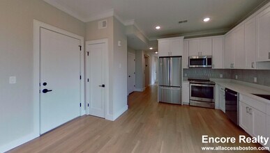 Building Photo - 104-106-106 Warren St