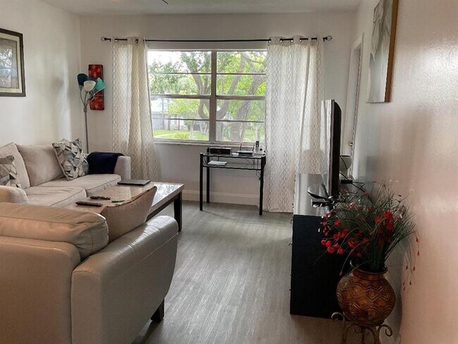 Foto del edificio - 5003 NW 35th St