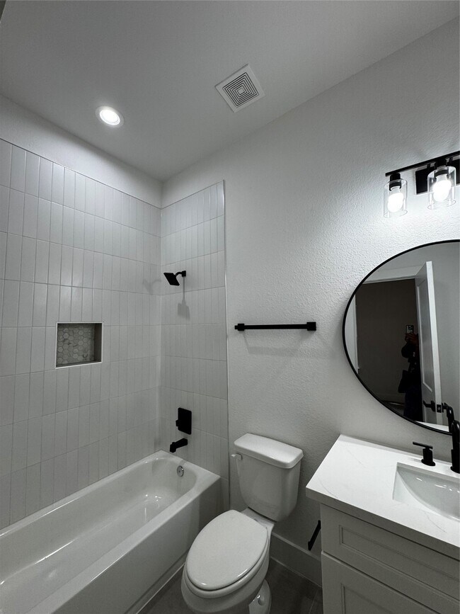 Foto del edificio - 868 E 35th St