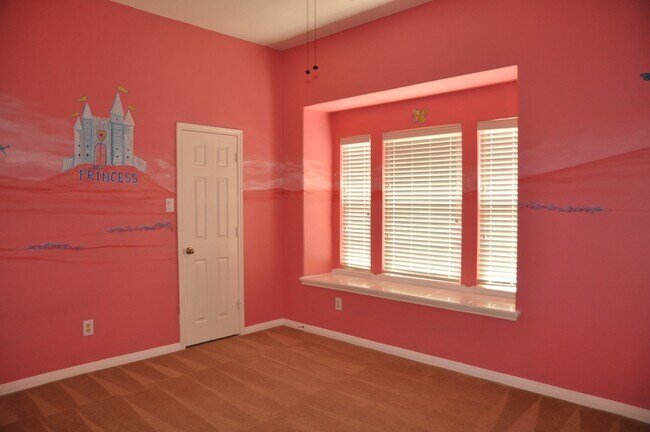 Foto del edificio - 2222 Drake Falls Dr