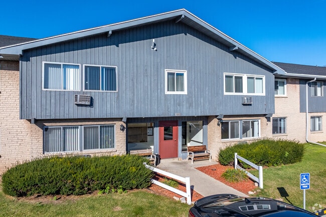 Entry - Garden Bay Square