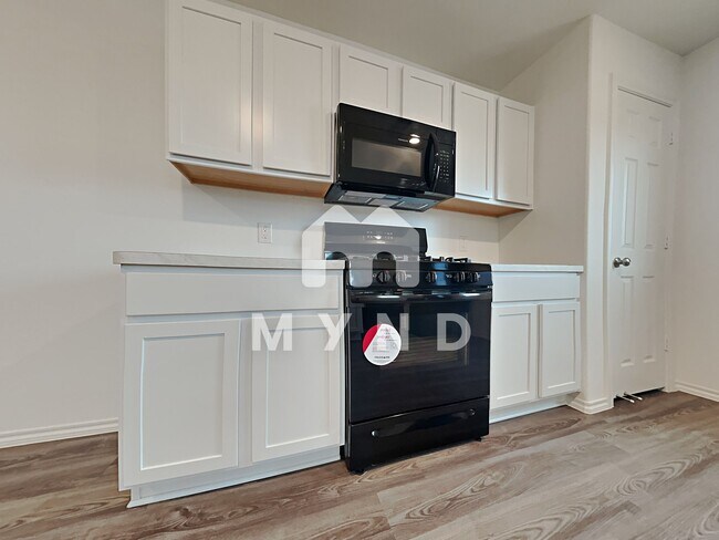 Building Photo - 346 Pickwick Gardens Ln