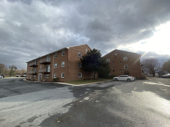 Foto del edificio - 103 N Edgewood Dr