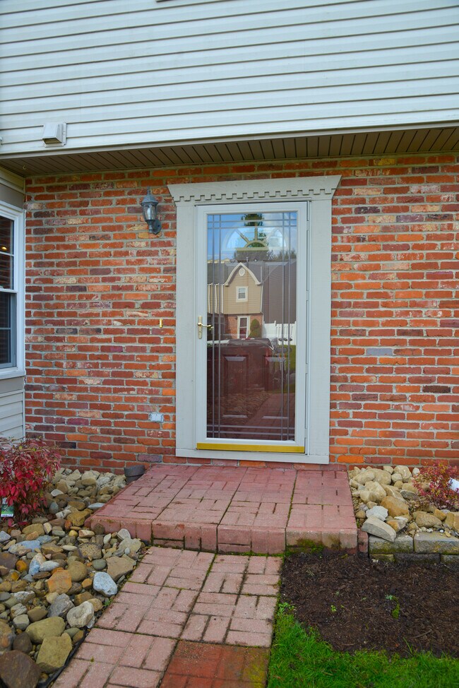 Building Photo - 17 Villa Ct