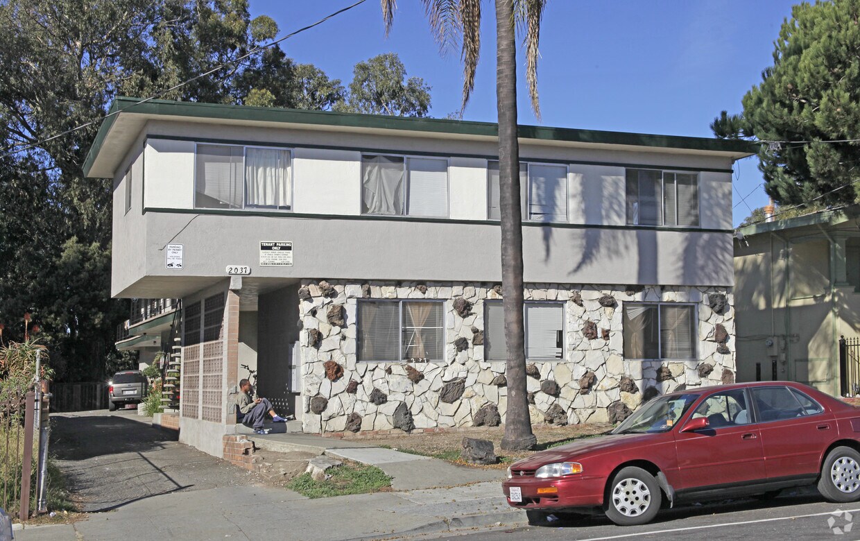 Primary Photo - 2037 38th Ave