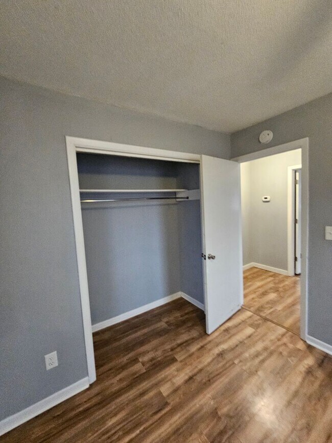 Foto del edificio - 3 Bedroom 1 Bathroom Home w/ Bonus Off of Gum Branch Rd.