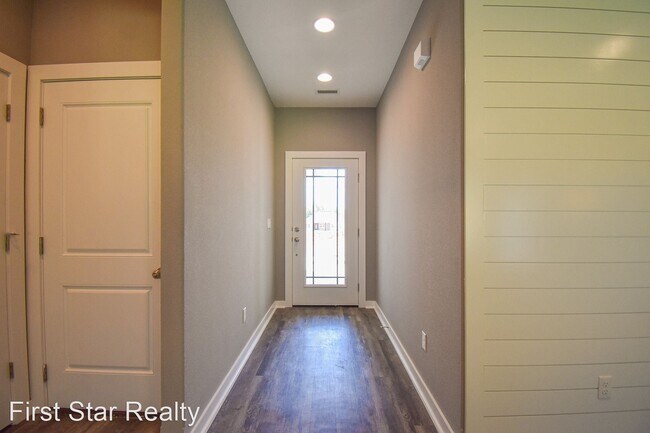 Foto del edificio - 3 br, 2 bath House - 468 N Otoe Street