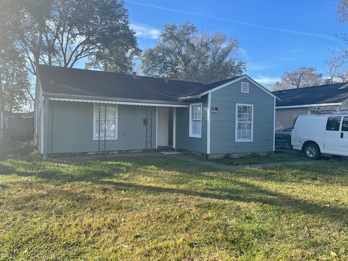 Primary Photo - 378 Garland St