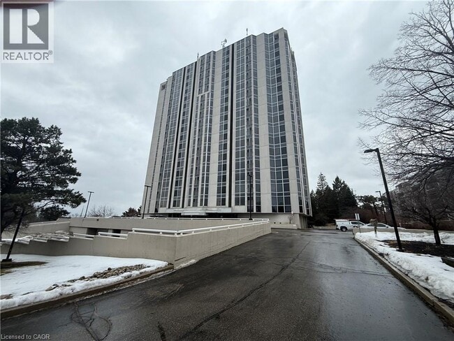 Building Photo - 190 Hespeler Rd