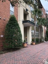 Building Photo - 125 Pier View St