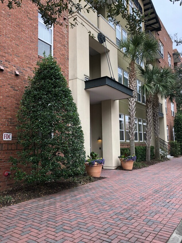 Primary Photo - Daniel Island Condo Close to Marina