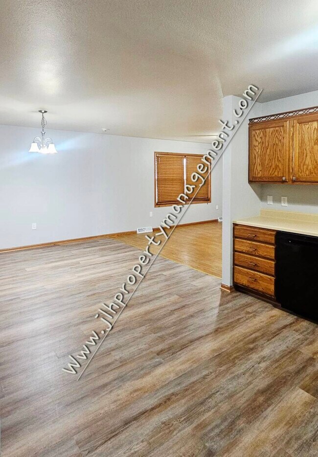 Foto del edificio - 1776 S Hance Dr