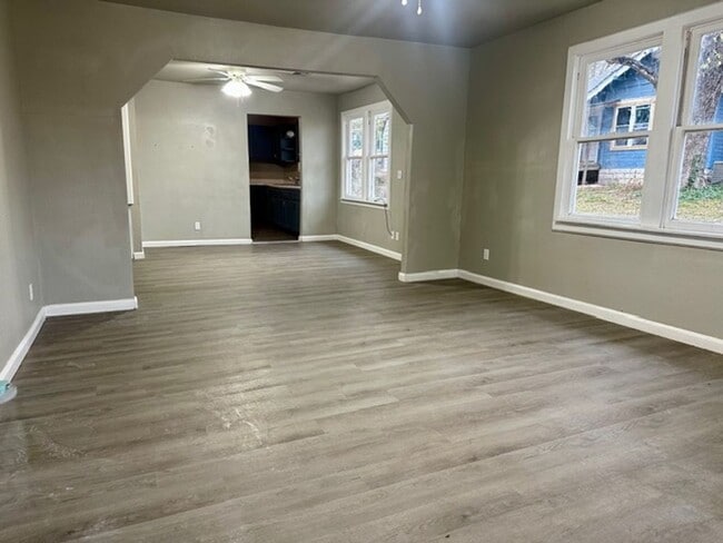 Foto del edificio - 3 Bedroom and 2 Bathroom Home in Shawnee