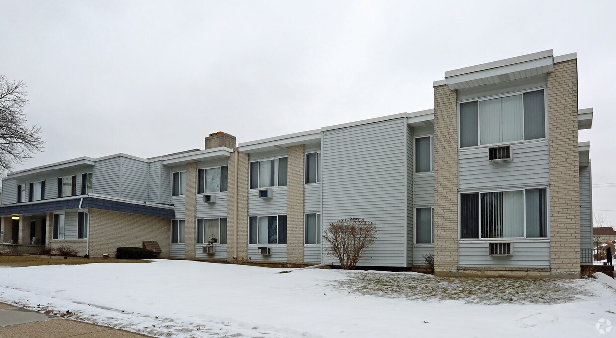 Building Photo - Randall Arms Apartments