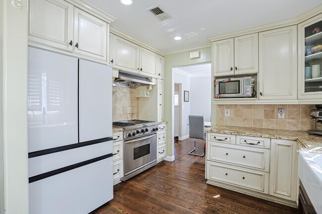 Kitchen with appliances (Brand New Stove, Fridge,Dishwasher) - 313 E 11th St