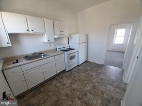 Building Photo - 41 Carpenter St