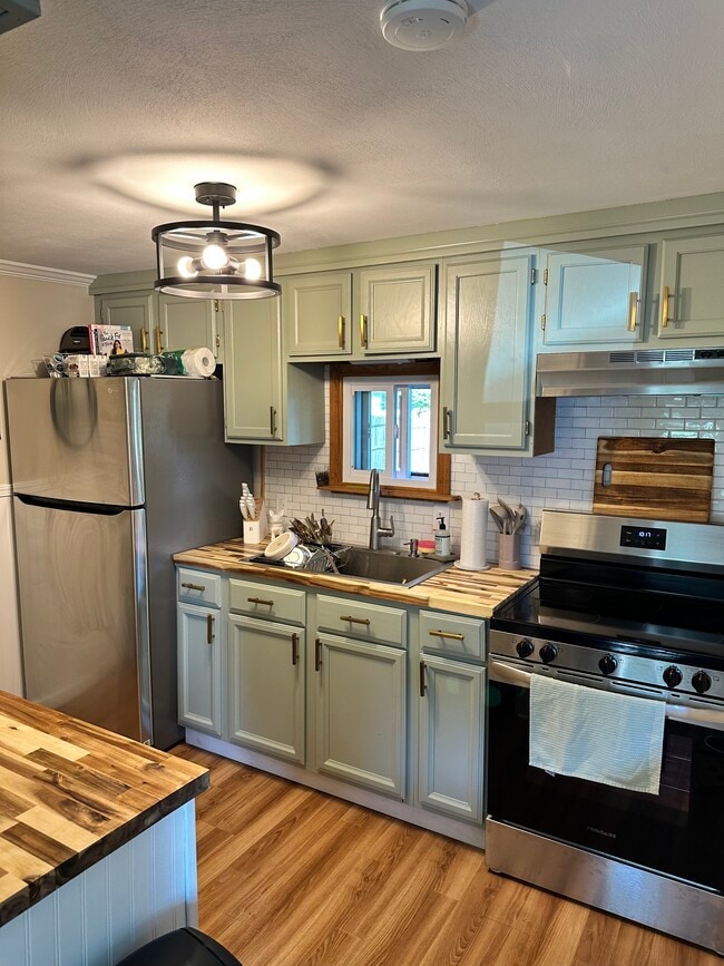 Building Photo - 6179 Gloger Dr