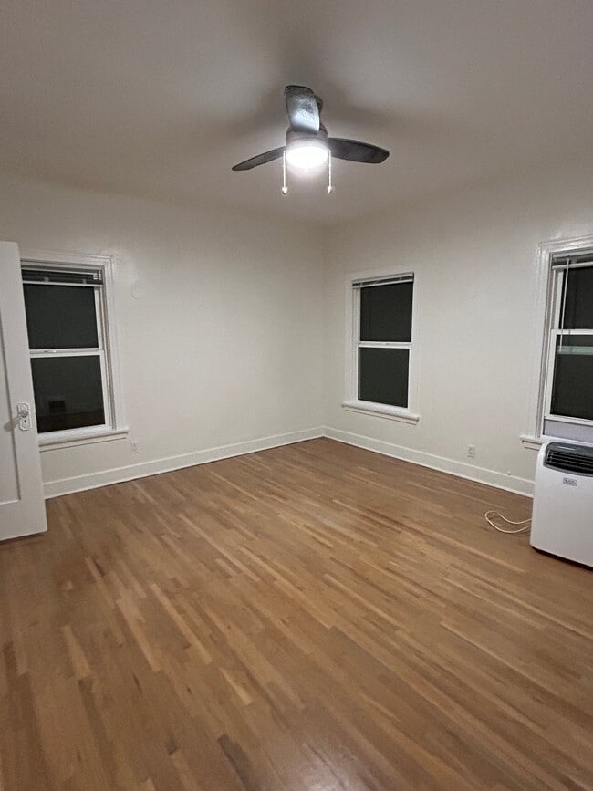 Photo - 642 1/2 N Genesee Ave Apartment