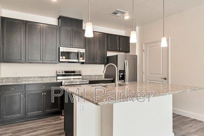 Foto del edificio - 16841 Askins Loop