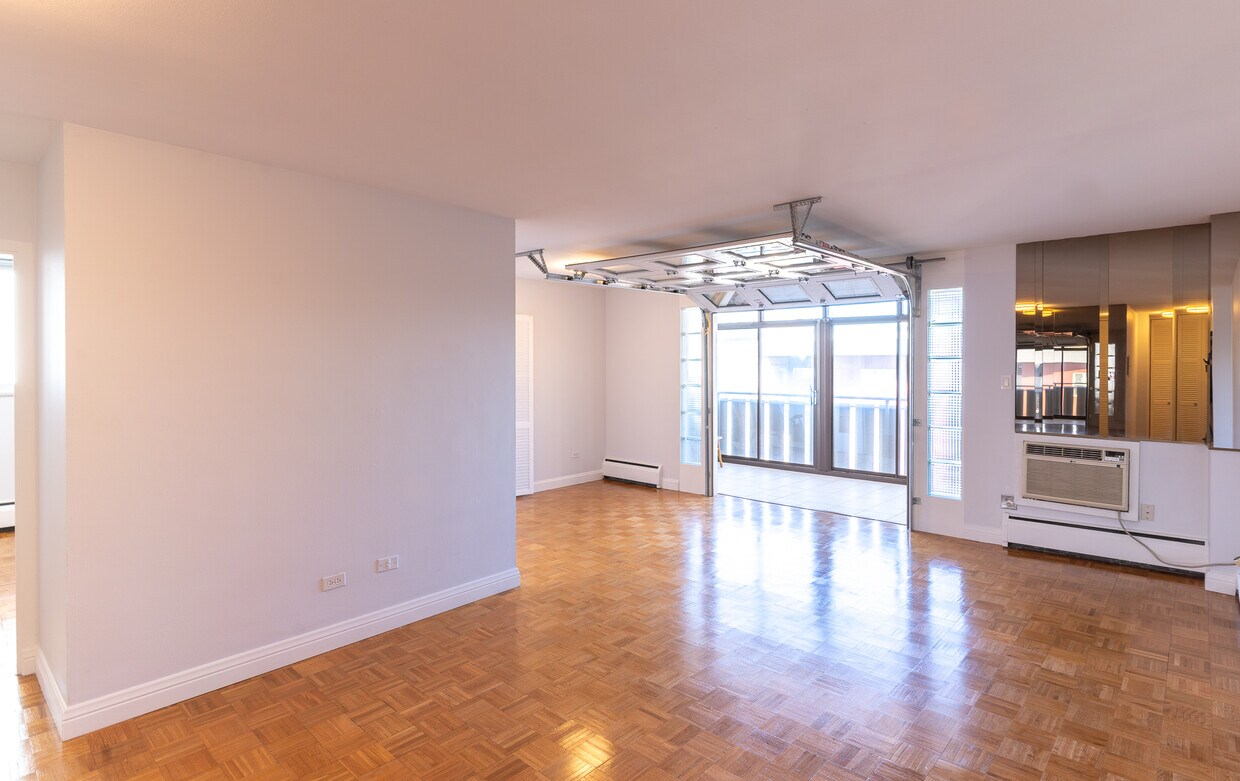 Open Living Room - 1111 Ash St