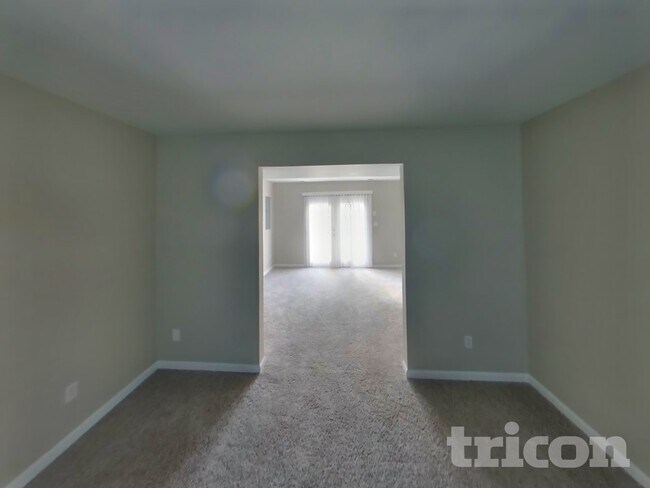 Building Photo - 137 Baltimore St