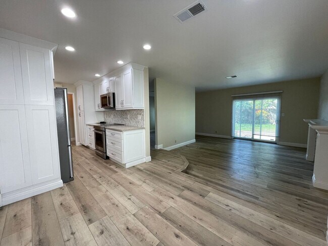 Building Photo - 32538 Shiela Way, Union City, CA 94587