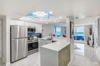Building Photo - 465 Ocean Dr