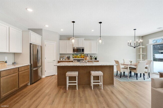 Building Photo - 3 br, 2 bath House - 17753 Everest Avenue