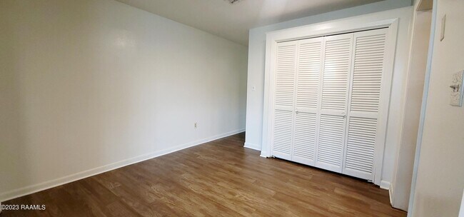 Building Photo - 815 Granger St