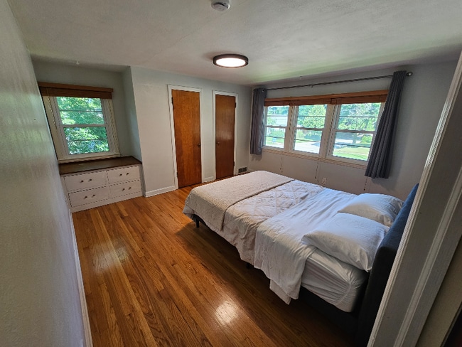 Foto del edificio - 4117 Mineral Point Rd