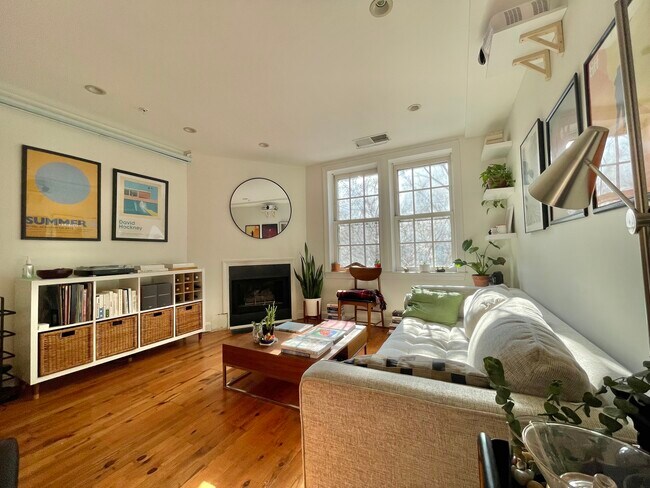 Foto del edificio - 1731 Willard St NW
