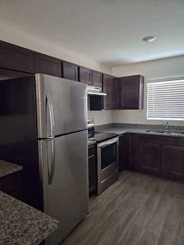 Foto del edificio - 64 Walnut Rd