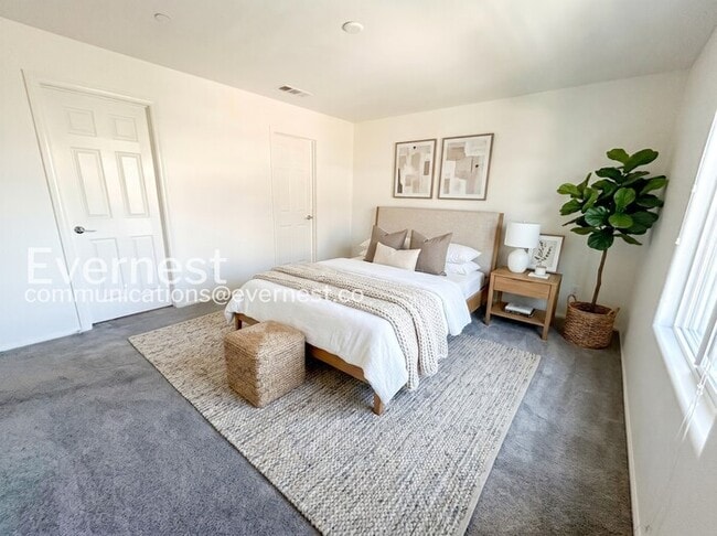 Foto del edificio - 639 Sedum Ave