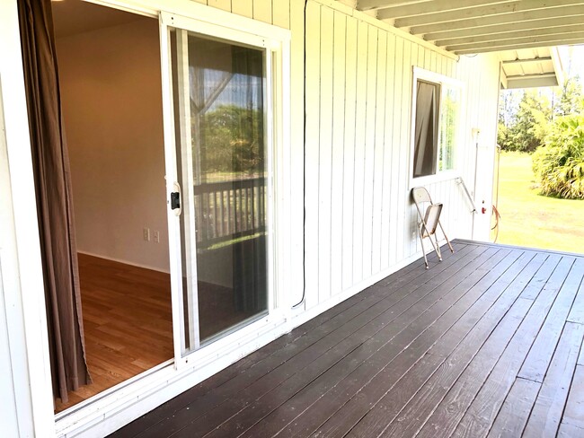 Foto del edificio - 15-1579-1579 Loke Rd