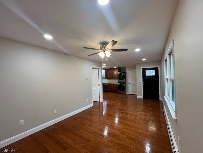 Building Photo - 18 W River Styx Rd