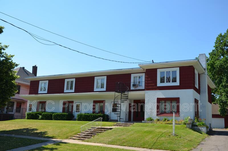 1940 Arlington Ave, Des Moines, IA 50314 Condo for Rent in Des Moines
