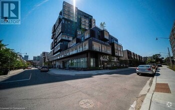 Building Photo - 80 Vanauley St