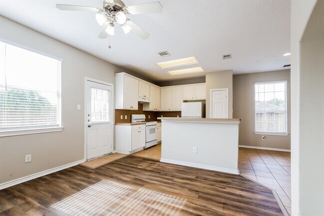 Foto del edificio - 8702 Bentongrove Ln