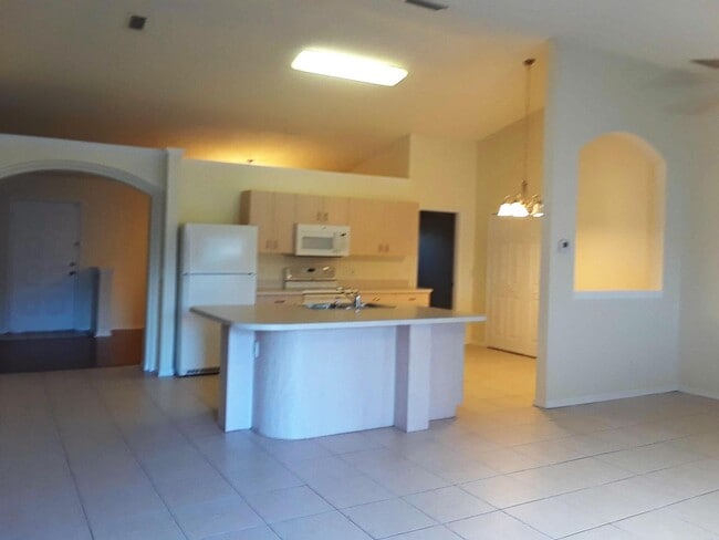 Building Photo - 5226 NW N Lovoy Cir
