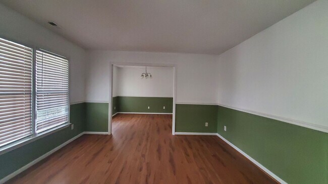 Building Photo - 2823 Franzia ~ Birch Creek