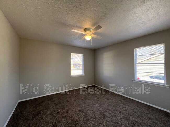 Building Photo - 4342 Falcon Dr