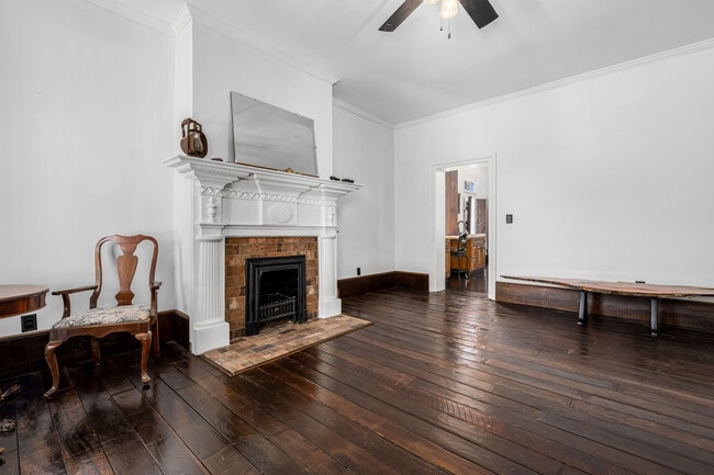 Building Photo - 120 S Cherokee St