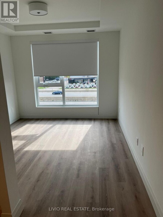 Photo du bâtiment - 1333 Weber St E