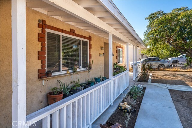 Foto del edificio - 9909 Redwood Ave