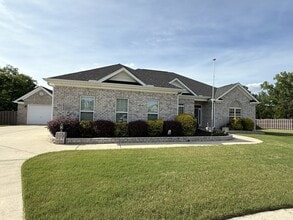 Building Photo - 219 Woodgrove Dr