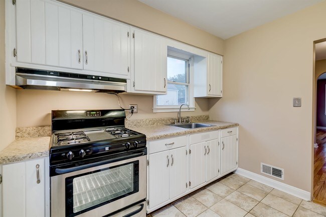 Foto del edificio - 1807 Wendover Rd