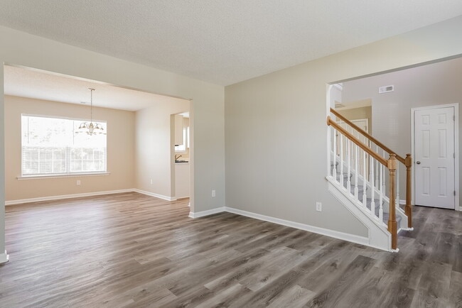 Building Photo - 4920 Alenja Ln