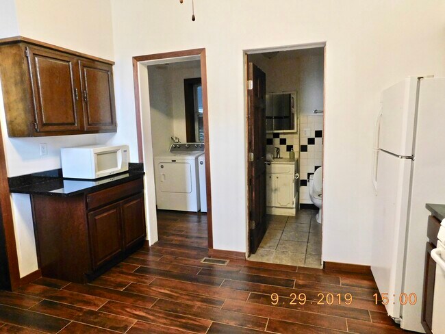 Foto del edificio - 1340 W 19th St