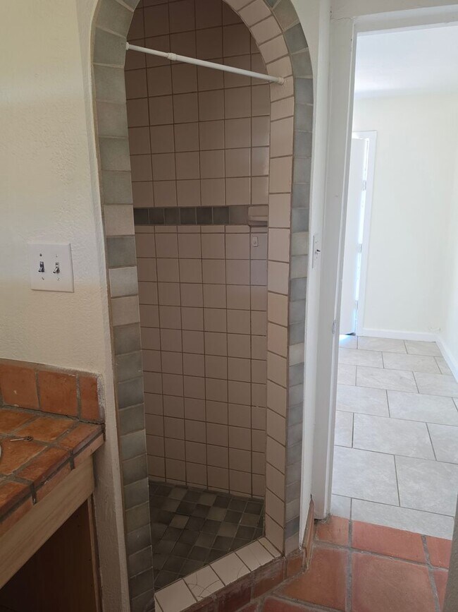 Foto del edificio - A quaint home offering a convenient location within walking distance to downtown Wickenburg