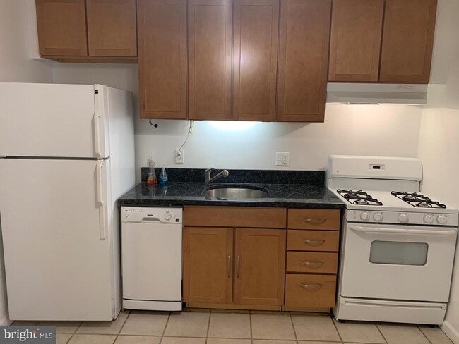 Foto del edificio - 2325 Catharine St